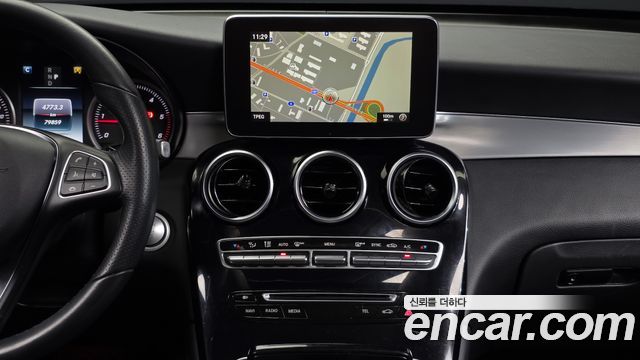 Mercedes-Benz GLC-Class 2017 — photo 14