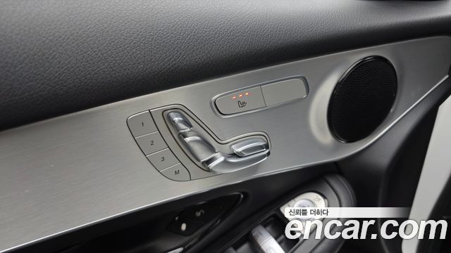 Mercedes-Benz GLC-Class 2017 — photo 18