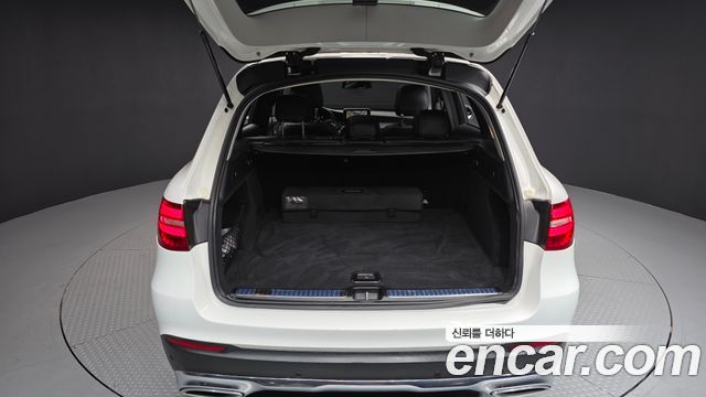 Mercedes-Benz GLC-Class 2017 — photo 20