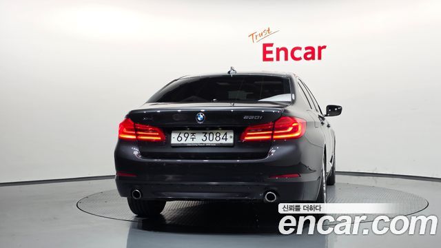 BMW 5-Series 2018 — photo 4