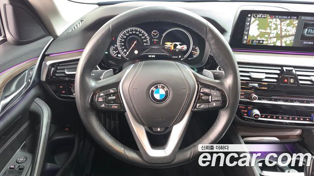 BMW 5-Series 2018 — photo 19