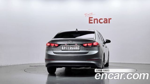 Hyundai AVANTE 2017 — photo 5