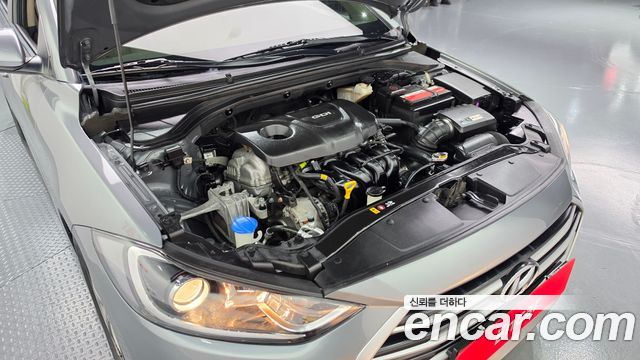 Hyundai AVANTE 2017 — photo 6