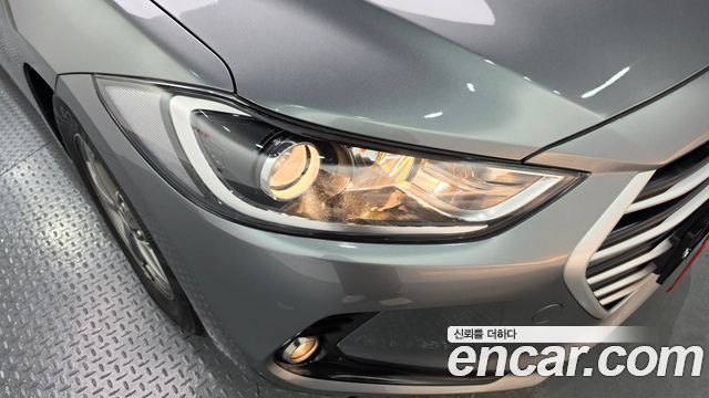 Hyundai AVANTE 2017 — photo 10