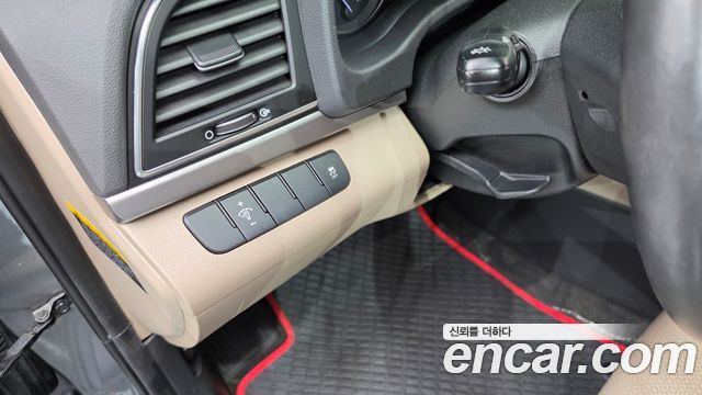 Hyundai AVANTE 2017 — photo 23