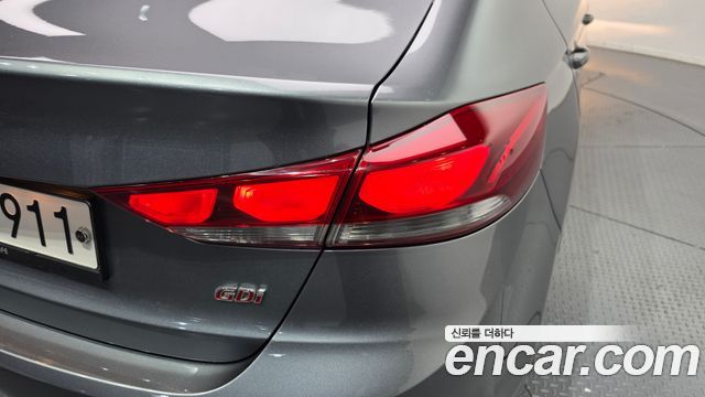 Hyundai AVANTE 2017 — photo 9