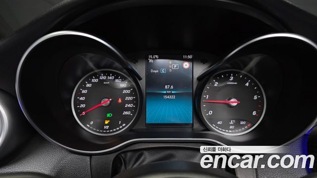 Mercedes-Benz C-Class 2019 — photo 8
