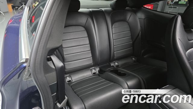 Mercedes-Benz C-Class 2019 — photo 12
