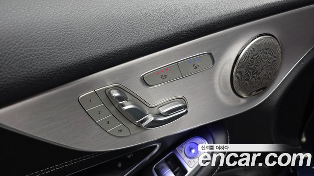 Mercedes-Benz C-Class 2019 — photo 19