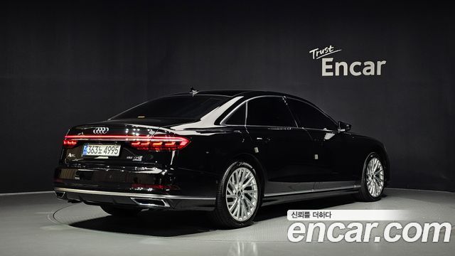 Audi A8 2021 — photo 2