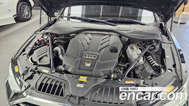 Audi A8 2021 — photo 6