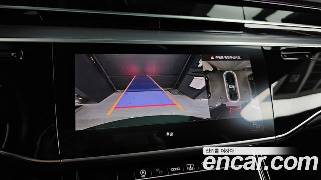 Audi A8 2021 — photo 20