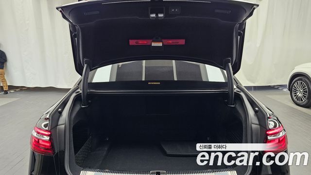 Audi A8 2021 — photo 25