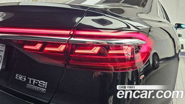 Audi A8 2021 — photo 9