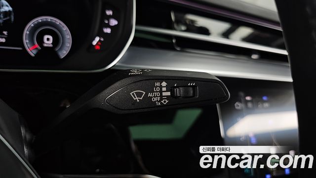 Audi A8 2021 — photo 30