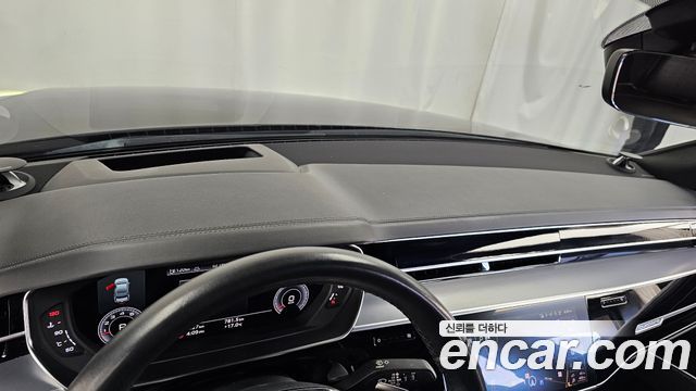 Audi A8 2021 — photo 35