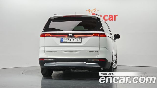 Kia Canival 2021 — photo 4