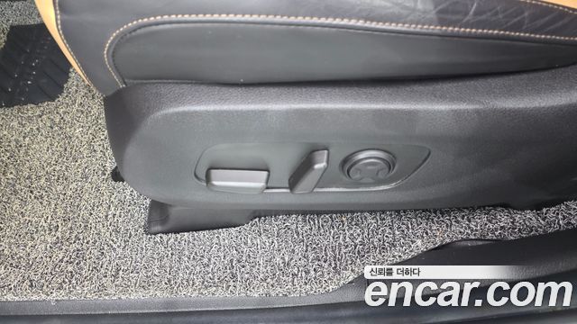 Kia Canival 2021 — photo 31