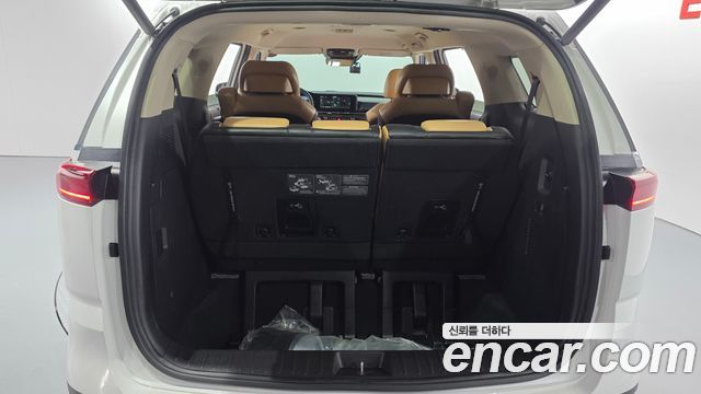 Kia Canival 2021 — photo 35