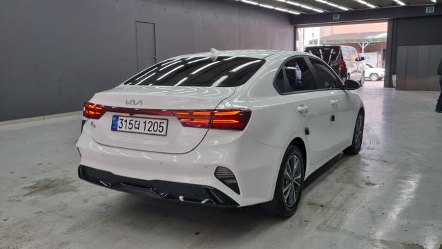 Kia K3 2023 — photo 2