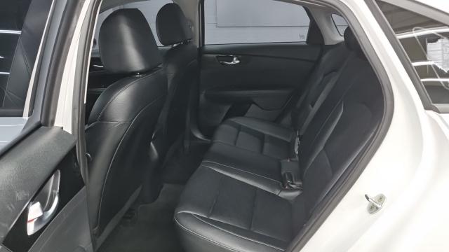 Kia K3 2023 — photo 11