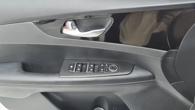 Kia K3 2023 — photo 15
