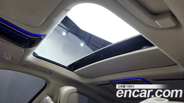 Mercedes-Benz S-Class 2022 — photo 24