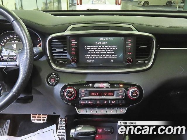 Kia Sorento 2019 — photo 11