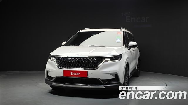 Kia Canival 2023 — photo 3