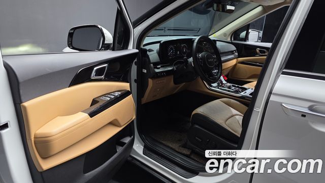 Kia Canival 2023 — photo 10