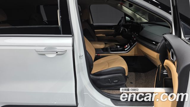 Kia Canival 2023 — photo 11