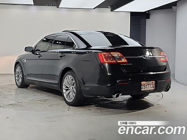 Ford Taurus 2013 — photo 3