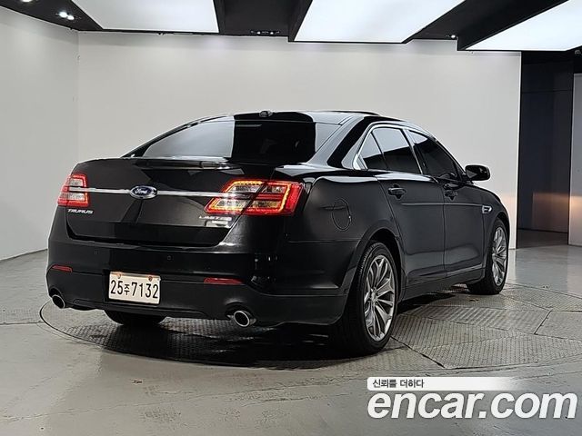 Ford Taurus 2013 — photo 4