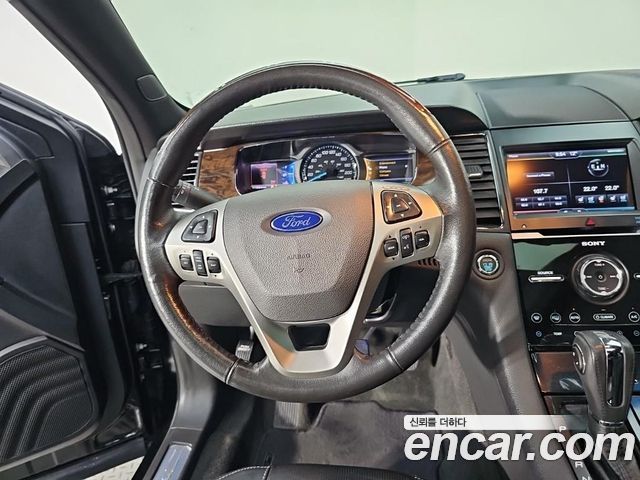 Ford Taurus 2013 — photo 8