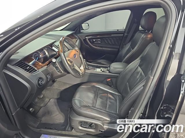 Ford Taurus 2013 — photo 10