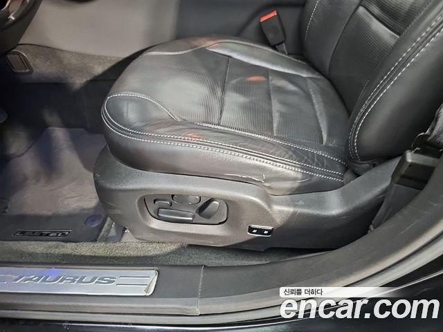 Ford Taurus 2013 — photo 18