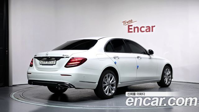 Mercedes-Benz E-Class 2018 — photo 2
