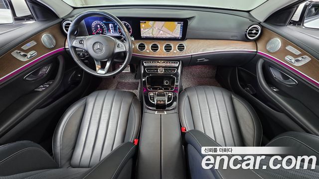Mercedes-Benz E-Class 2018 — photo 10