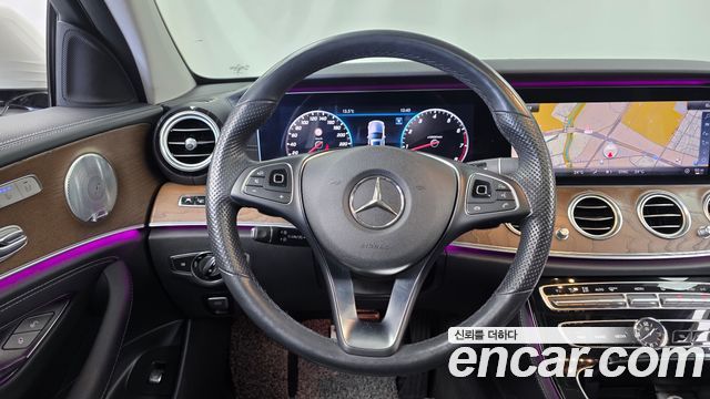 Mercedes-Benz E-Class 2018 — photo 18