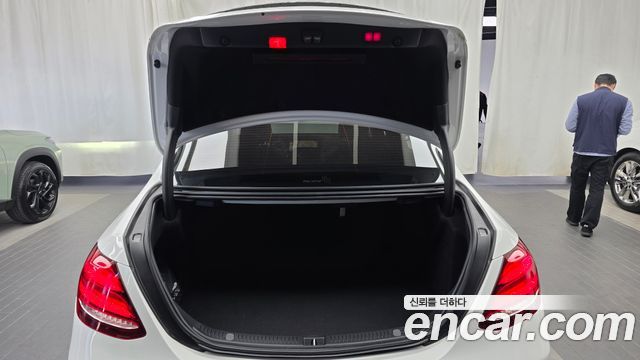 Mercedes-Benz E-Class 2018 — photo 26