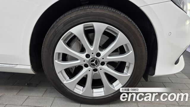 Mercedes-Benz E-Class 2018 — photo 7