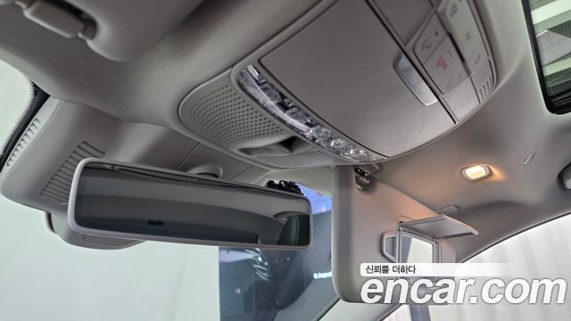 Mercedes-Benz E-Class 2018 — photo 27