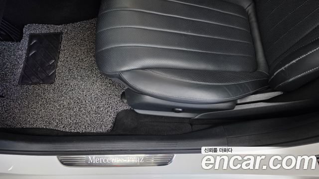 Mercedes-Benz E-Class 2018 — photo 31