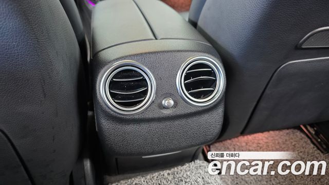 Mercedes-Benz E-Class 2018 — photo 32
