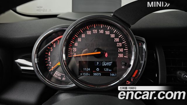 Mini Cooper 2020 — photo 8