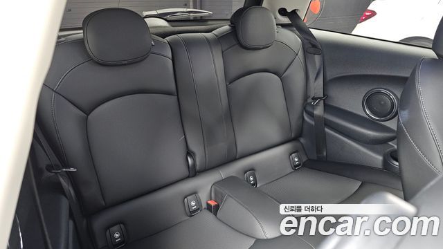 Mini Cooper 2020 — photo 12