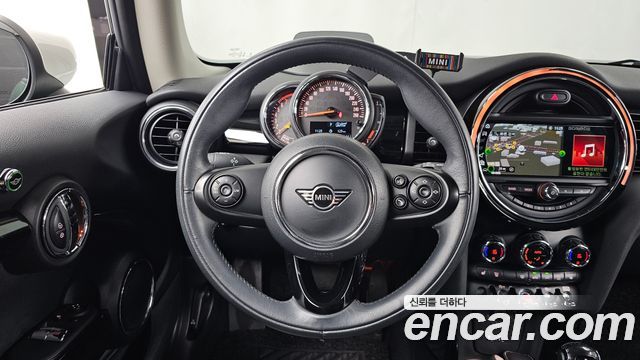 Mini Cooper 2020 — photo 13