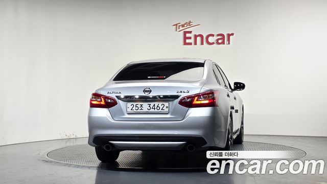 Nissan Altima 2018 — photo 4