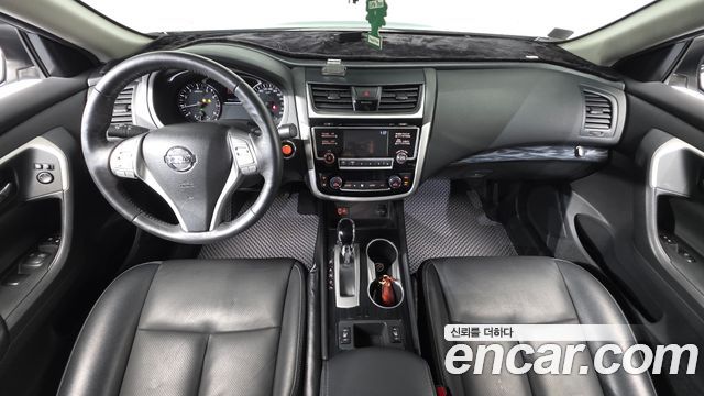 Nissan Altima 2018 — photo 10
