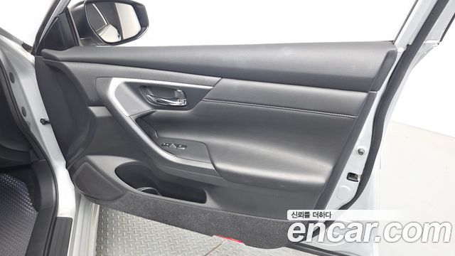 Nissan Altima 2018 — photo 14